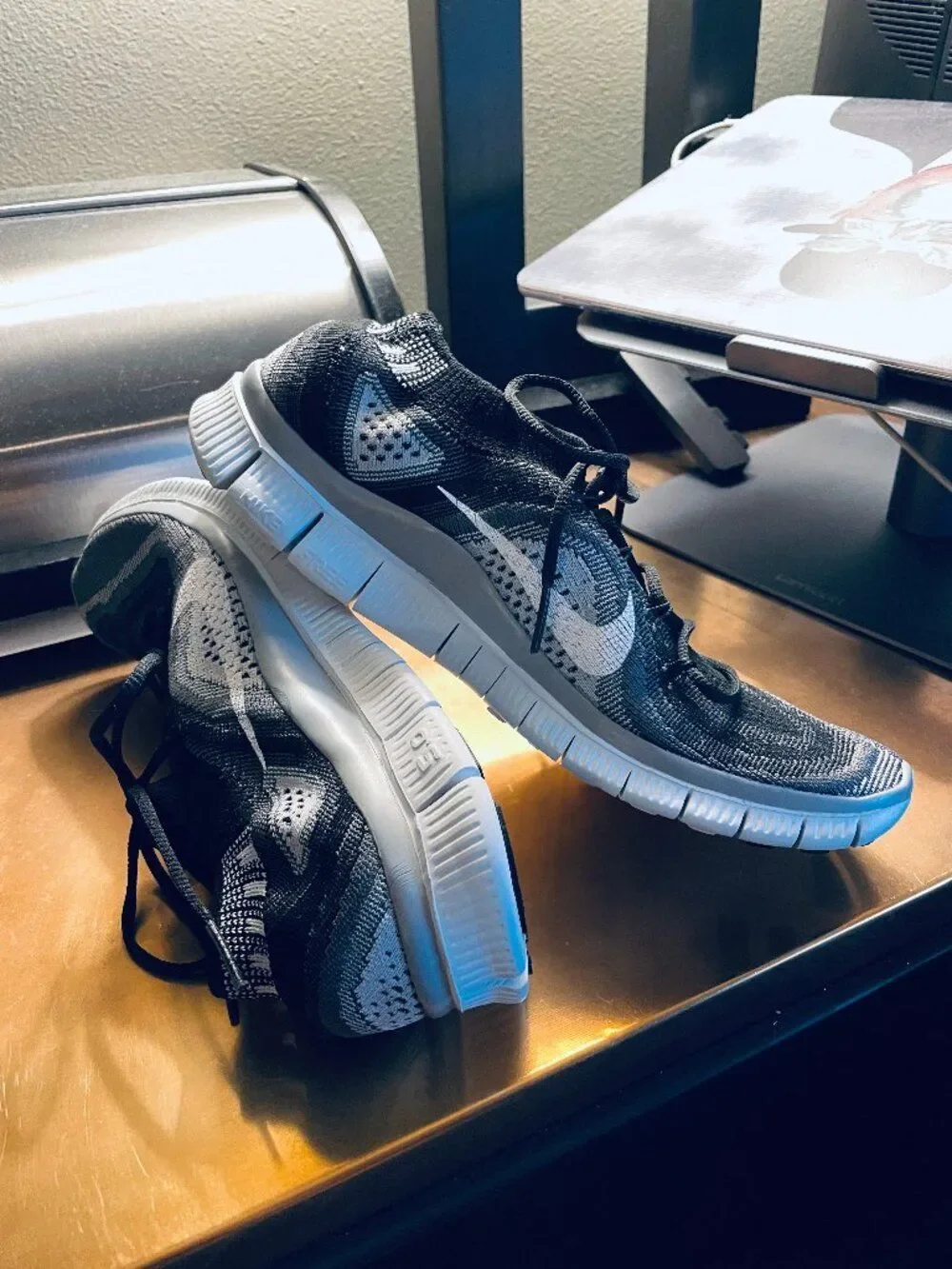 Nike Flyknit + SP Shoes Womens 8 Black Grey White NSW City Pack NYC 615806-012